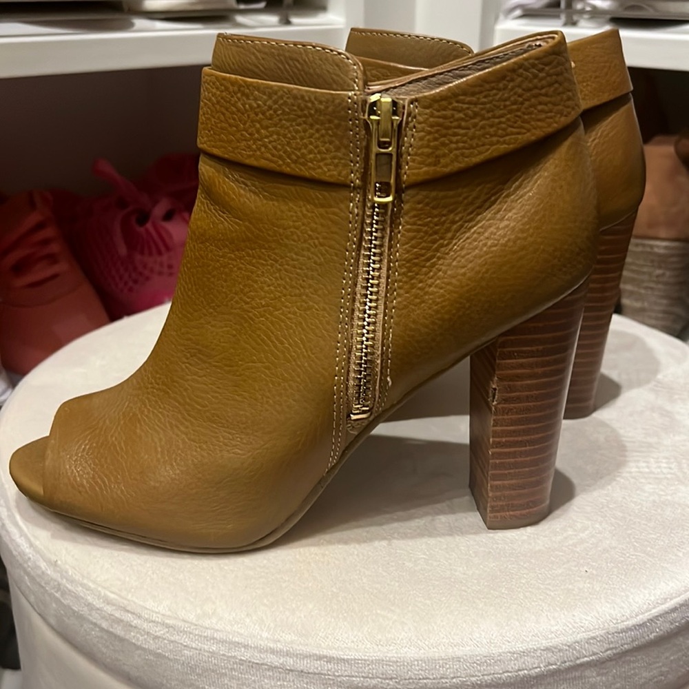 Splendid peep toe boot